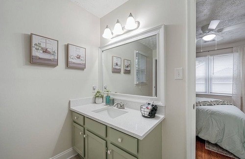 Marietta House | Sage Haven for 8 Near Marietta Sq & Braves Arena