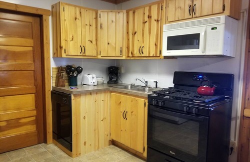 St Germain Cabin | sunset views in Lovely lakefront cabin with AC in charming Saint Germain