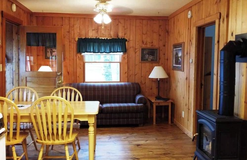 St Germain Cabin | sunset views in Lovely lakefront cabin with AC in charming Saint Germain