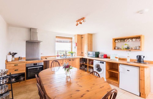 Goodwick House | Workshop Cottage - Three Bedroom House, Sleeps 6