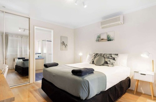Busselton Bed & Breakfast | Hamelin Bay Room - 4 @ Observatory Guesthouse