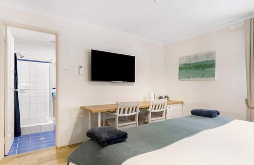 Busselton Bed & Breakfast | Hamelin Bay Room - 4 @ Observatory Guesthouse