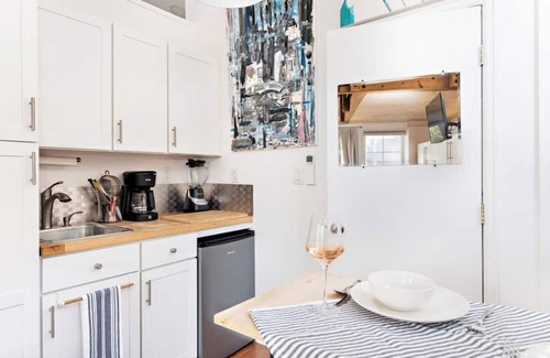 Glenwood Springs Apartment | Cozy Studio, Short Walk to Downtown & Hot Springs