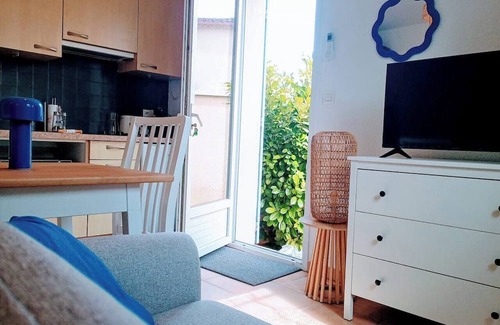 L'Isle-sur-la-Sorgue House | Studio Spa & Garden