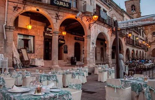 Trujillo Apartment | DOUBLE ROOM WITH BALCONY IN TRUJILLO'S MAIN SQUARE