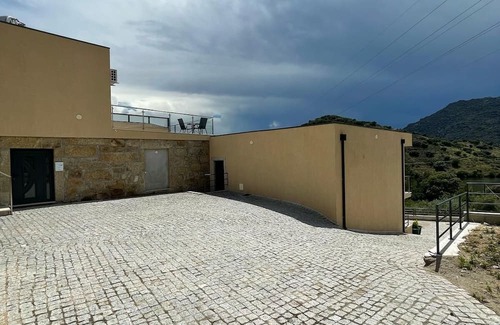 Cabanas de Baixo Apartment | Spacious 6-bedroom hotel suites with AC, WiFi in charming Torre de Moncorvo