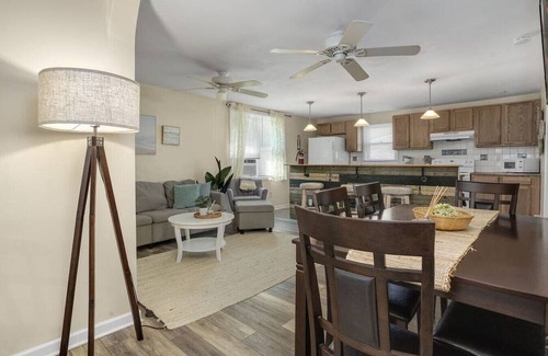 Villas House | Cozy Shore Getaway - 8 Guests