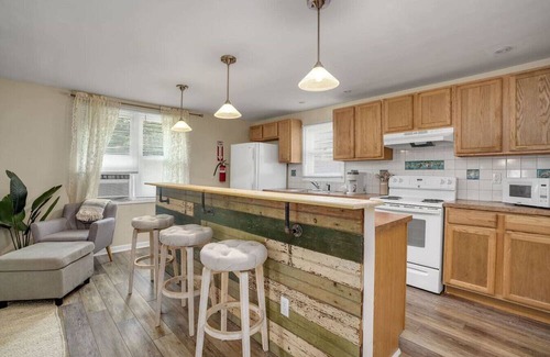 Villas House | Cozy Shore Getaway - 8 Guests