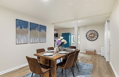 Westview Apartment | Bright & Stylish ATL 2BR Smart Entry, Free Parking, Close to Mercedes-Benz