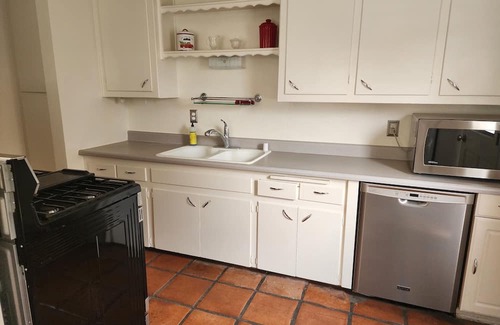 Cardiff-by-the-Sea House | Furnished Beach bungalow with timeless charm for monthly or short term rental