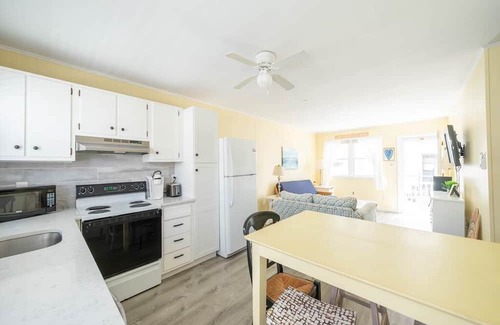 Townsend's Inlet House | Adorable 3 Bedroom located in the south end of Sea Isle. Two blocks to the beach.