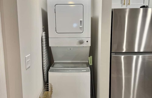 Midtown Apartment | Mid-Town Cottage ~ Cozy Retreat
