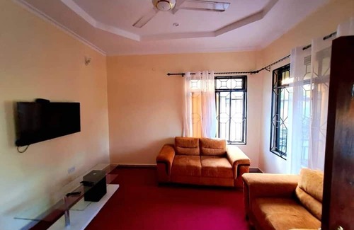 Kivukoni House | Stay with us in beautifully house few minutes from Julius Nyerere Airport