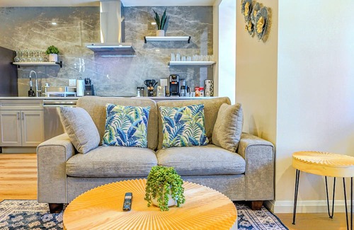 Logan Square Apartment | 5 Star Art District Haven–Walk to Top Attractions!