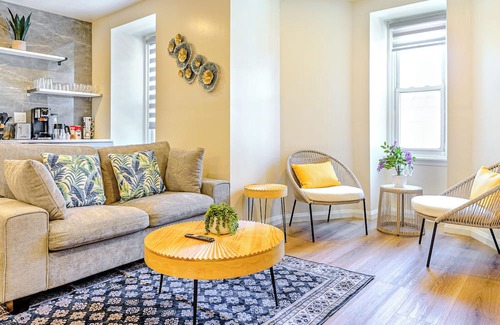 Logan Square Apartment | 5 Star Art District Haven–Walk to Top Attractions!