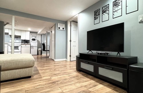 Westbury House | Newly Renovated Personal Apartment in Long Island