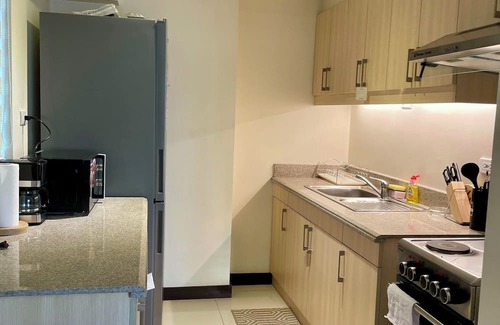 Pasig Condo | 5 Star Luxury Condo - LARGE 2 BR - Central Manila - Pasay