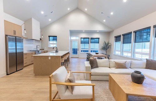 Pendleton Apartment | Westgate Apartment Homes - Luxury Suite