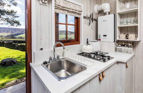 Great Fryup Dale Apartment | LetAway - Barn Owl Shepherd's Hut, Westerdale nr Castleton, North Yorkshire