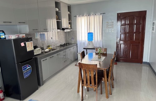 Oslob House | Charming 1-bed house in with lovely ocean views 7 mins to whale shark watching.