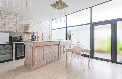 Epernay Apartment | Dolce Vita downtown in a quiet street for sipping champagne