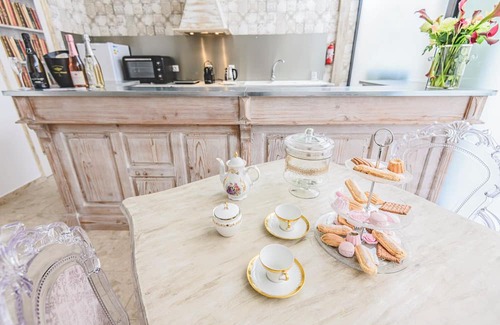 Epernay Apartment | Dolce Vita downtown in a quiet street for sipping champagne