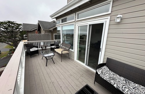 Marine Terrace House | Ocean Deck View! Spacious 5-bedroom with King Suites in Beach walk Cambria!