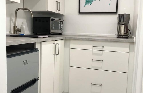 West Alameda Cottage | Cozy Redwood Cottage by the Bay