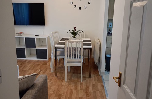 Cambridge Apartment | Bijou Nest - Family & Friends