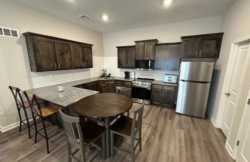Independence Apartment | Modern retreat in the city!