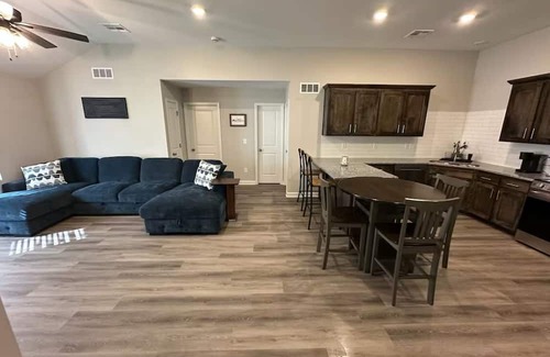 Independence Apartment | Modern retreat in the city!