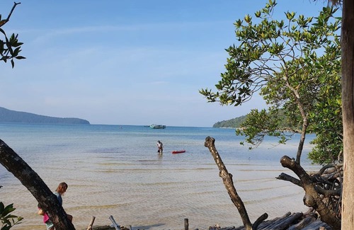 Koh Rong Sanloem House | Beach front bungalow on the Island