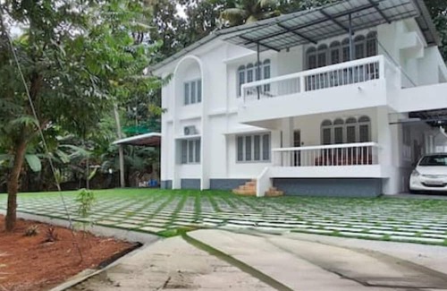 Kottayam House | Genesis spaces AC upto 4 guests Kottayam