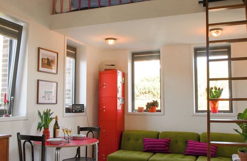 Huisduinen Apartment | Gatehouse 2A: only 500 meters from the beach in Huisduinen