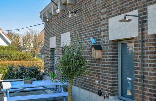 Huisduinen Apartment | Gatehouse 2A: only 500 meters from the beach in Huisduinen
