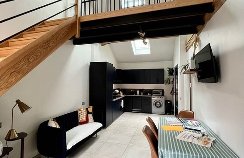 La Madelaine-sous-Montreuil Apartment | Gîte Ysé, sleeps 4