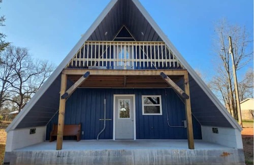 Clarksville House | Cedar Grove Rental A-frame
