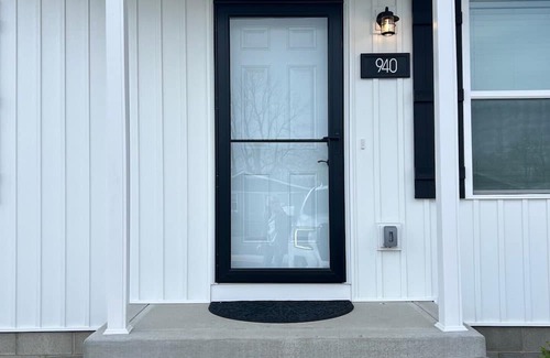 Washington Court House Apartment | Charming 2-bedroom apartment with AC, WiFi in Washington Court House
