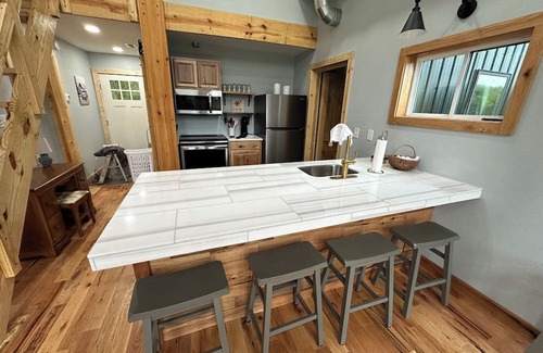 Newport House | Charming 3-bedroom sheik contemporary house in lovely Newport/Smokies