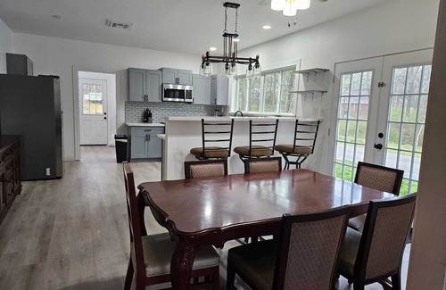 Raleigh House | Exclusive & Privacy 10-Bedroom Estate Compound with Pool and Hot Tub