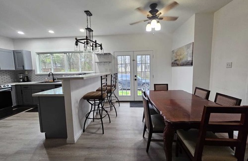 Raleigh House | Exclusive & Privacy 10-Bedroom Estate Compound with Pool and Hot Tub