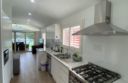 Wisemans Ferry Cabin | Waterfront Double-Cabin Family Retreat