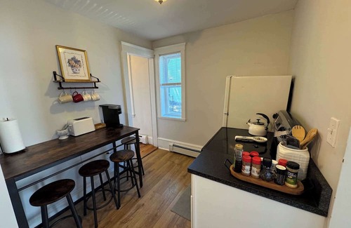 Salem Apartment | Downtown Salem Retreat 2BD