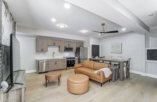 CUF Apartment | Little Mac- Brand New Modern Stay