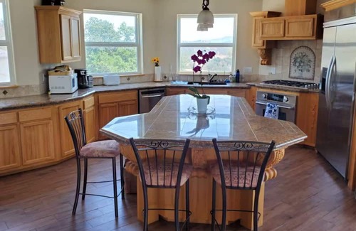 Oak Shores House | Lighthouse Views