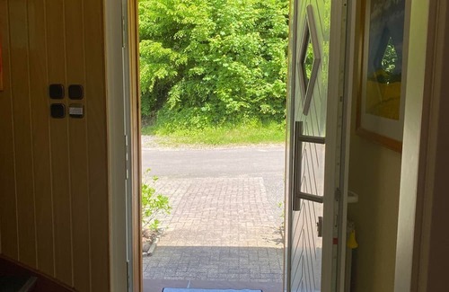 Amelith House | Vacation apartment, shower, WC, 2 bedrooms - Ferienhaus Buren-Hof