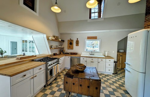 Croom Other | Historic Farmhouse 30 minutes to DC/Annapolis. 4BR Large and Inviting, Zipline