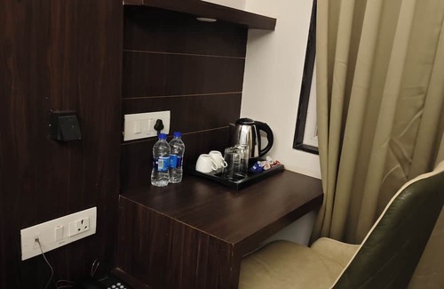 Indore House | Hotel Meritel Grande Vijay Nagar Indore MP is a 40 room property with restaurant