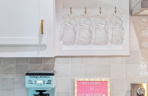 Midtown House | NEW The Wild Rose - Cozy and Bright IG Worthy