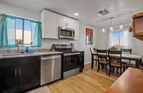 Barrio Hollywood House | Charming 2-bedroom house with WiFi, AC in lovely Tucson